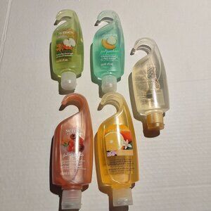 Lot Of 5 Avon Bath & Shower Gels With Hook Hangers 5 Fl Oz Each-NEW-VTG